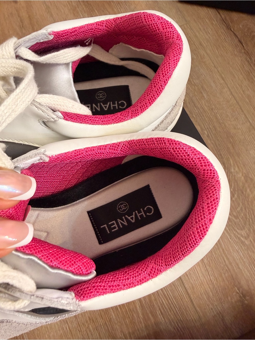 CHANEL White Sneakers with Pink Lining and Black Logo - Picture 4 of 7